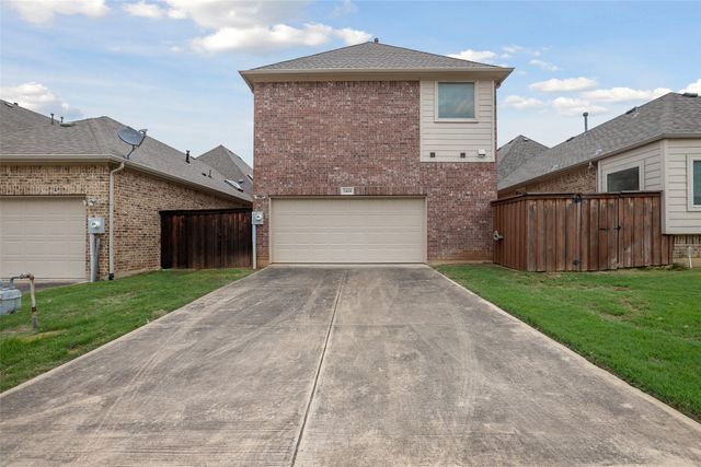 2460 Embleton Drive, Lewisville, TX 75067