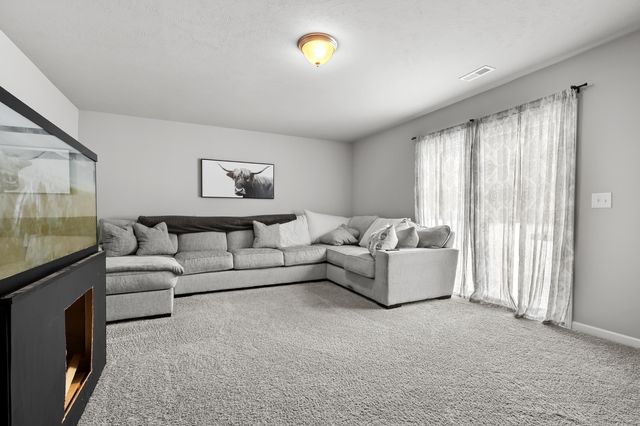 5088 Lake Pines Court, Vicksburg, MI 49097