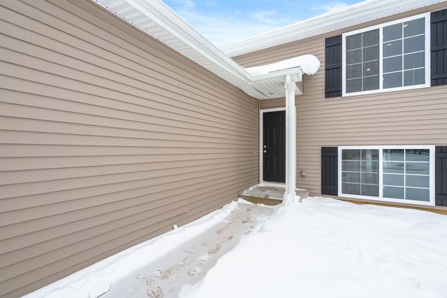5088 Lake Pines Court, Vicksburg, MI 49097