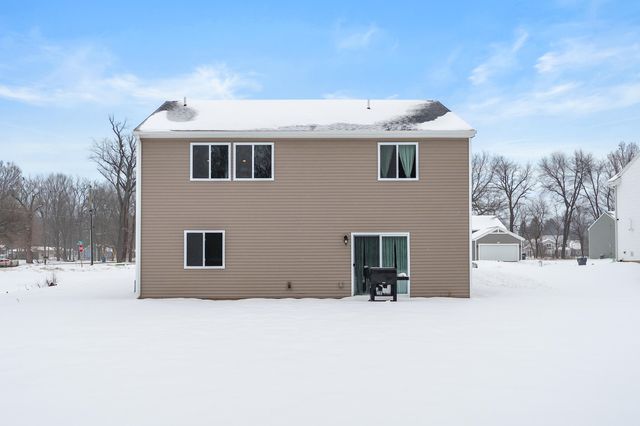 5088 Lake Pines Court, Vicksburg, MI 49097