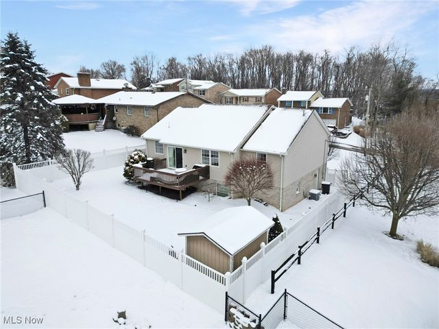 1343 COURTLAND Road, Weirton, WV 26062