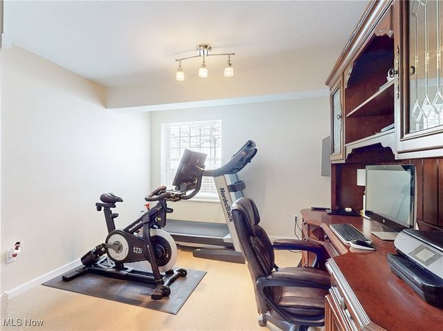 1343 COURTLAND Road, Weirton, WV 26062