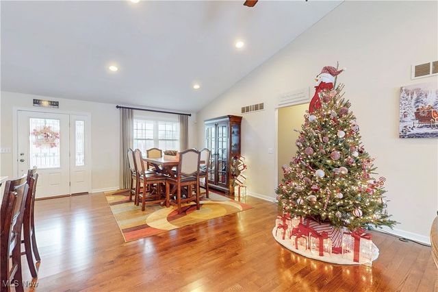 1343 COURTLAND Road, Weirton, WV 26062