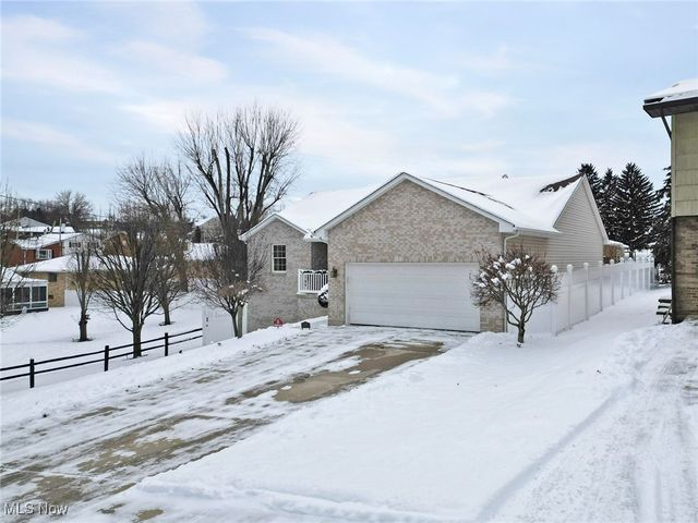 1343 COURTLAND Road, Weirton, WV 26062