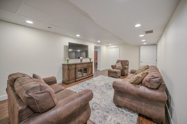 224 Roscommon Drive 224 Roscommon Drive, Springfield, OH 45503