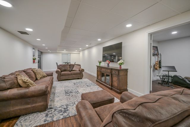 224 Roscommon Drive 224 Roscommon Drive, Springfield, OH 45503