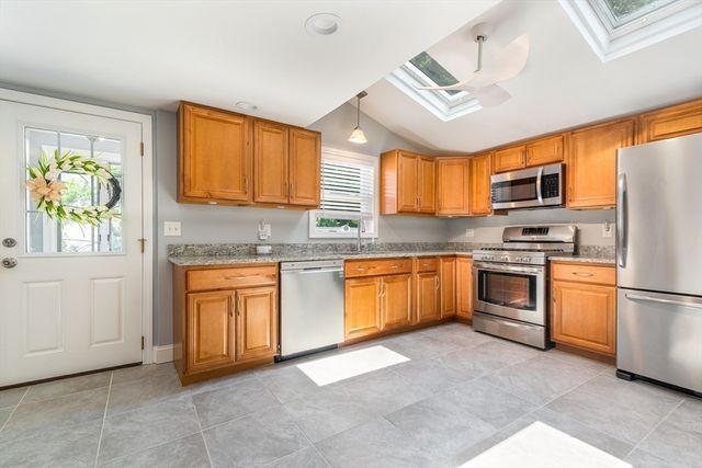 510 West Lowell Ave, Haverhill, MA 01832