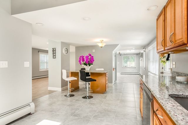 510 West Lowell Ave, Haverhill, MA 01832