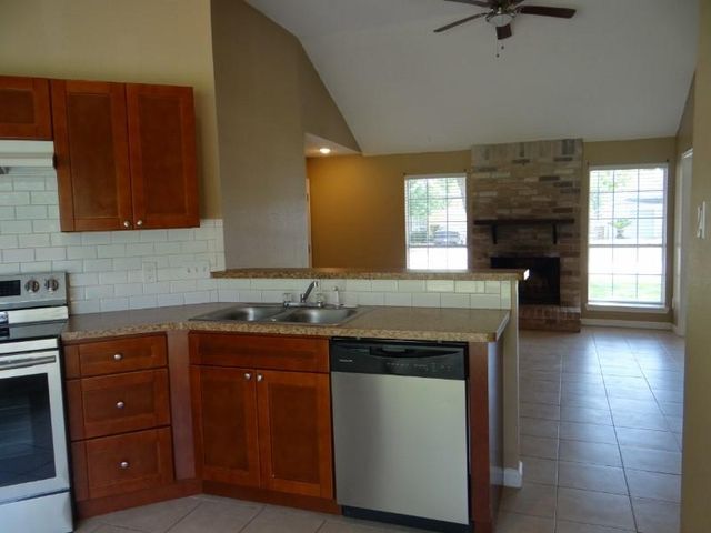 5321 Night Shade Drive, Dickinson, TX 77539