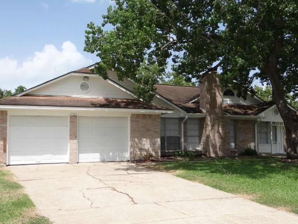 5321 Night Shade Drive, Dickinson, TX 77539