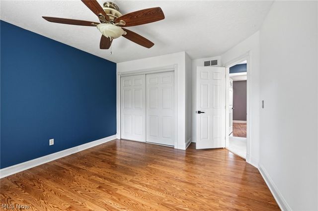 9539 Glencairn Lane, Olmsted Falls, OH 44138