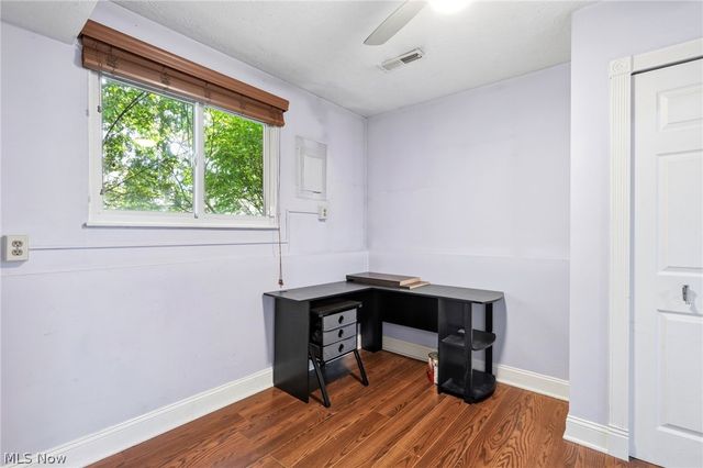9539 Glencairn Lane, Olmsted Falls, OH 44138