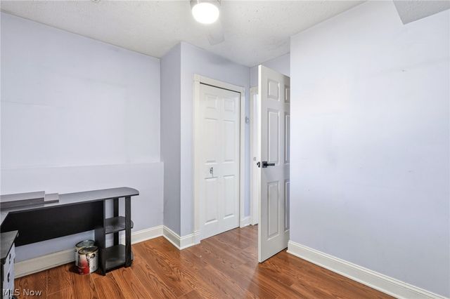 9539 Glencairn Lane, Olmsted Falls, OH 44138
