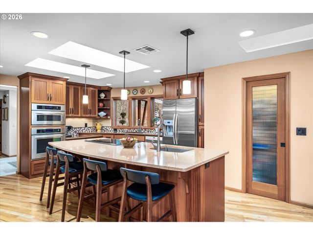 2746 NORBERT Ln, Eugene, OR 97401