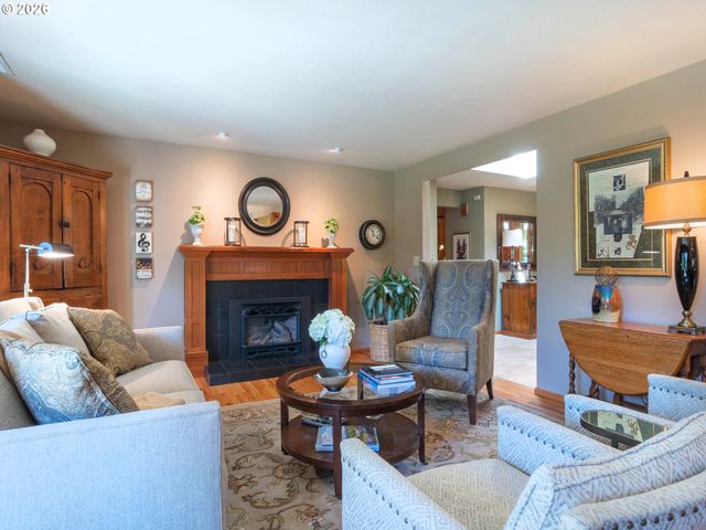 2746 NORBERT Ln, Eugene, OR 97401