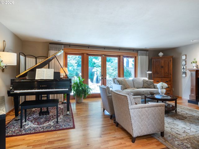 2746 NORBERT Ln, Eugene, OR 97401