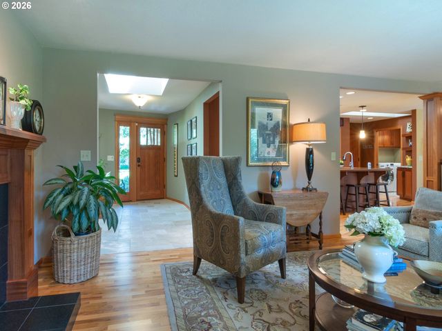 2746 NORBERT Ln, Eugene, OR 97401