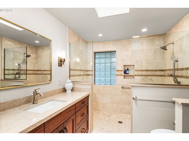 2746 NORBERT Ln, Eugene, OR 97401