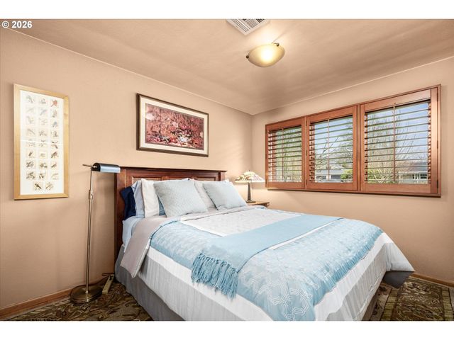 2746 NORBERT Ln, Eugene, OR 97401