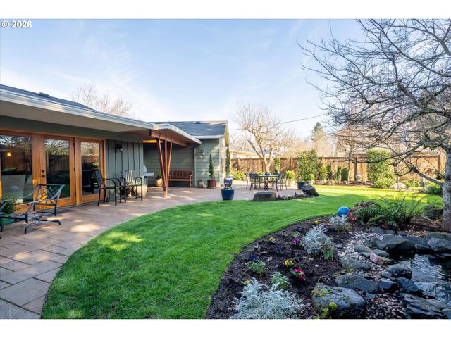 2746 NORBERT Ln, Eugene, OR 97401