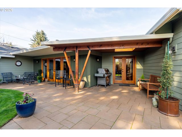 2746 NORBERT Ln, Eugene, OR 97401