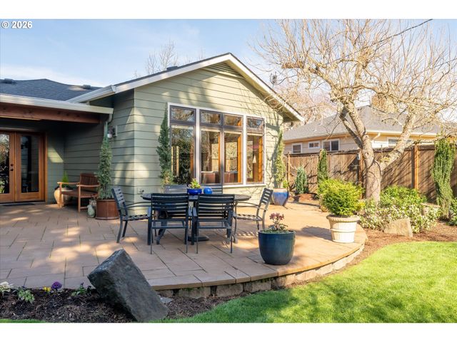 2746 NORBERT Ln, Eugene, OR 97401