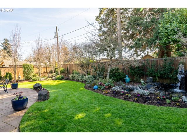 2746 NORBERT Ln, Eugene, OR 97401