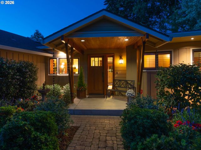 2746 NORBERT Ln, Eugene, OR 97401