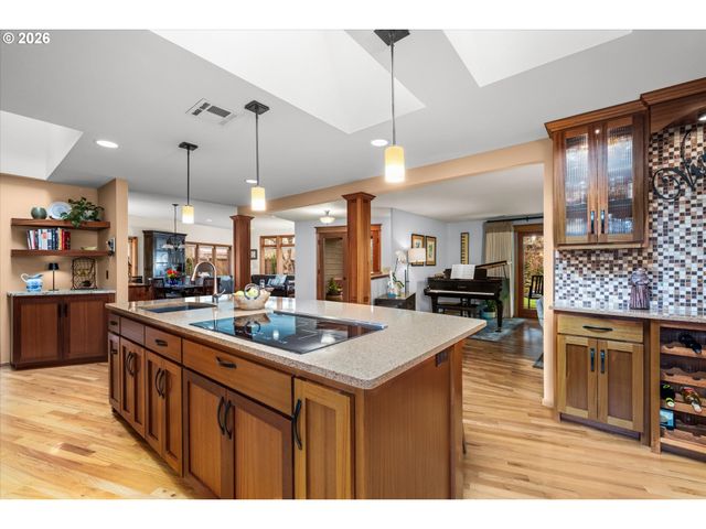 2746 NORBERT Ln, Eugene, OR 97401