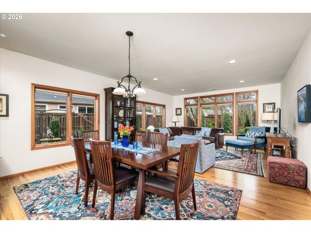 2746 NORBERT Ln, Eugene, OR 97401