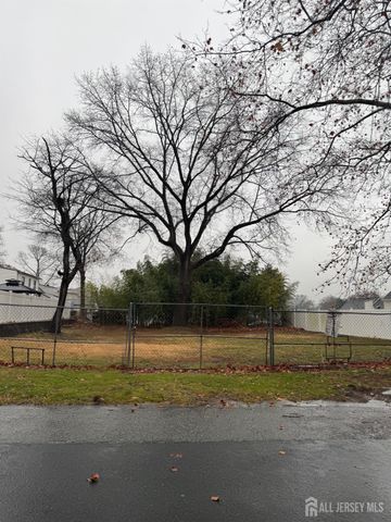 16 Ridge Avenue, Sayreville, NJ 08872