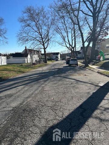 16 Ridge Avenue, Sayreville, NJ 08872