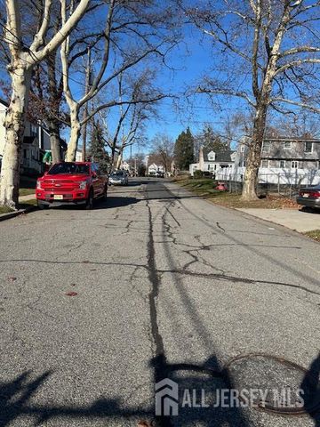 16 Ridge Avenue, Sayreville, NJ 08872