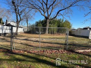 16 Ridge Avenue, Sayreville, NJ 08872