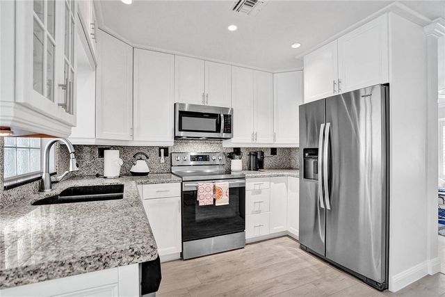 5120 NE 17TH Avenue, Fort Lauderdale, FL 33334