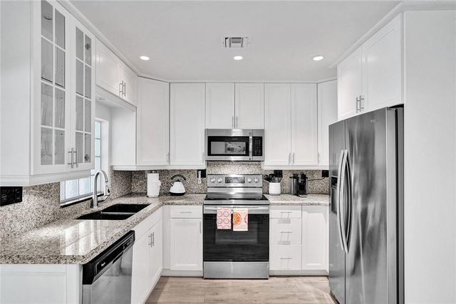 5120 NE 17TH Avenue, Fort Lauderdale, FL 33334