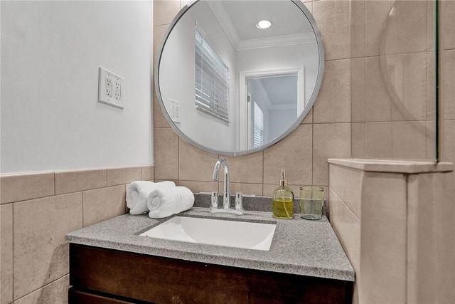 5120 NE 17TH Avenue, Fort Lauderdale, FL 33334