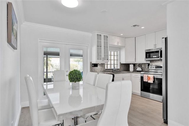 5120 NE 17TH Avenue, Fort Lauderdale, FL 33334