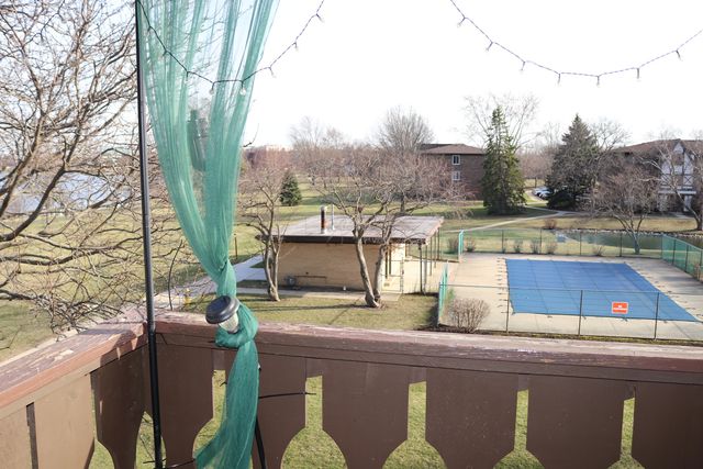 2 Timber Lane 17, Vernon Hills, IL 60061