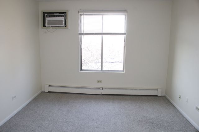 2 Timber Lane 17, Vernon Hills, IL 60061