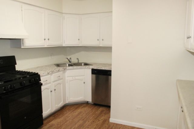 2 Timber Lane 17, Vernon Hills, IL 60061