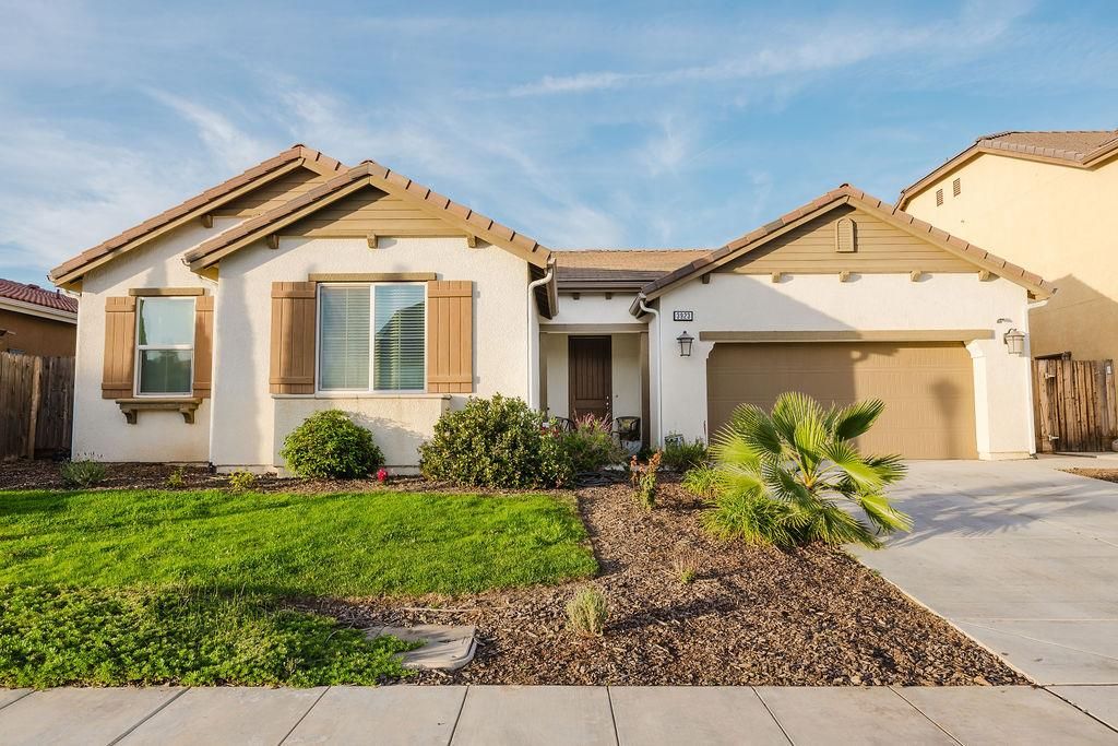 3923 Finchwood Avenue, Clovis, CA 93619