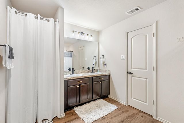 1349 Lariat Ridge Trail, Houston, TX 77049
