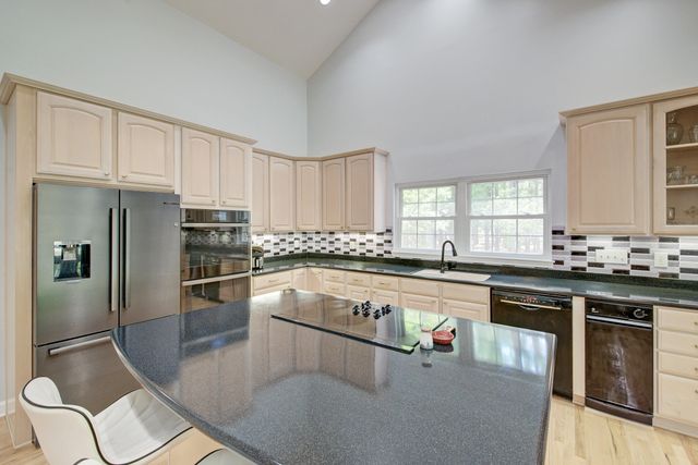 132 Cherrywood Drive, Summerville, SC 29483