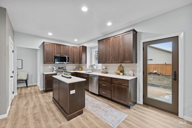 2257 W Pebblestone St, Meridian, ID 83646