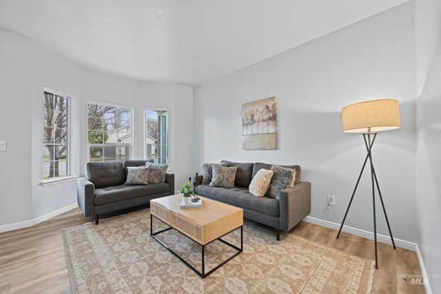 2257 W Pebblestone St, Meridian, ID 83646