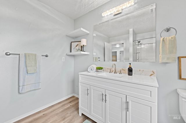 2257 W Pebblestone St, Meridian, ID 83646