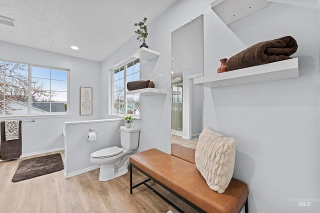 2257 W Pebblestone St, Meridian, ID 83646