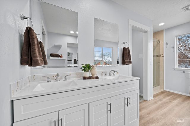 2257 W Pebblestone St, Meridian, ID 83646