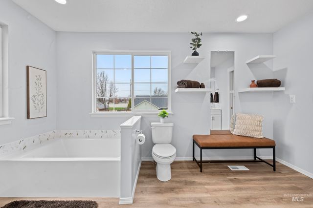 2257 W Pebblestone St, Meridian, ID 83646